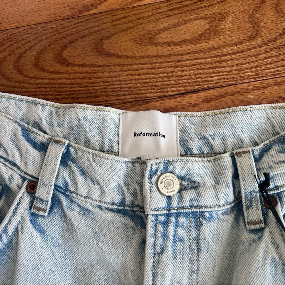 NWT Reformation Val 90s Mid Rise Straight Jeans 30, Light Wash Minimalist Luxe